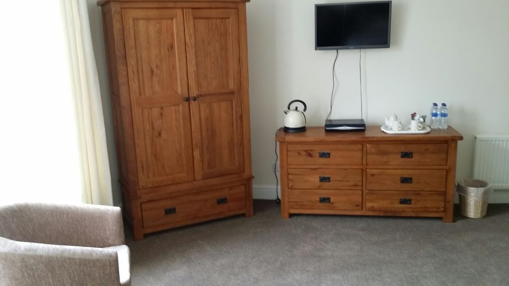 Roosecote Guest House Barrow-in-Furness Стая снимка
