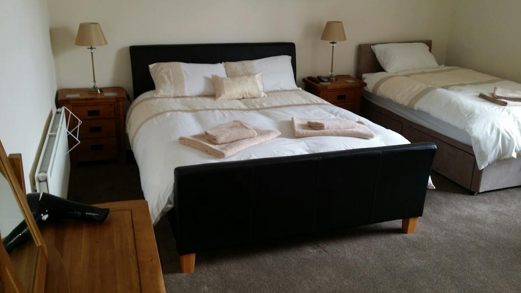 Roosecote Guest House Barrow-in-Furness Стая снимка