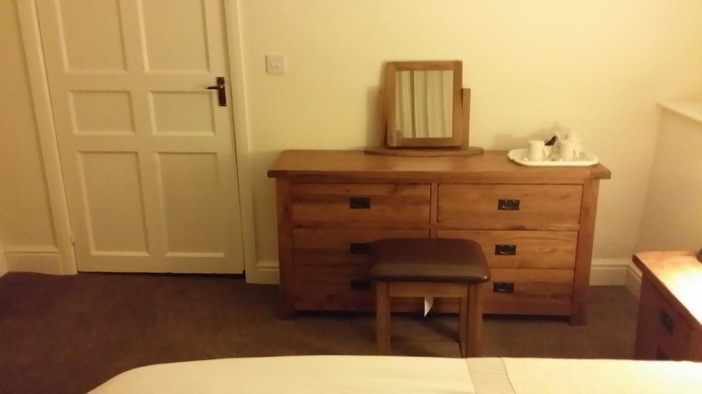 Roosecote Guest House Barrow-in-Furness Стая снимка